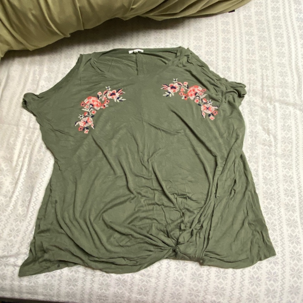 Maurice’s Plus size 2X green Tee
